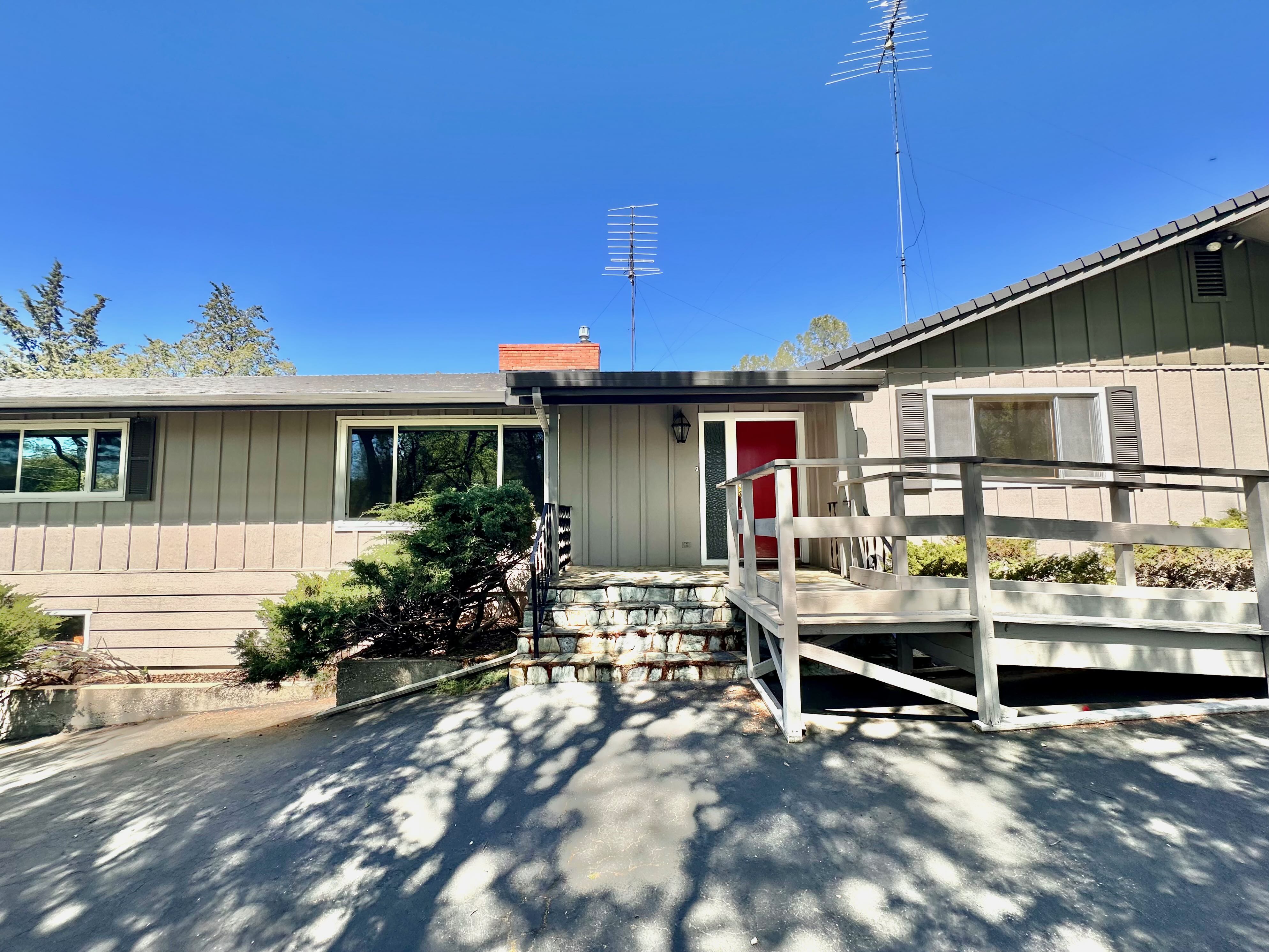 FOR RENT: 16107 Bitney Springs Road, Nevada City CA 95959